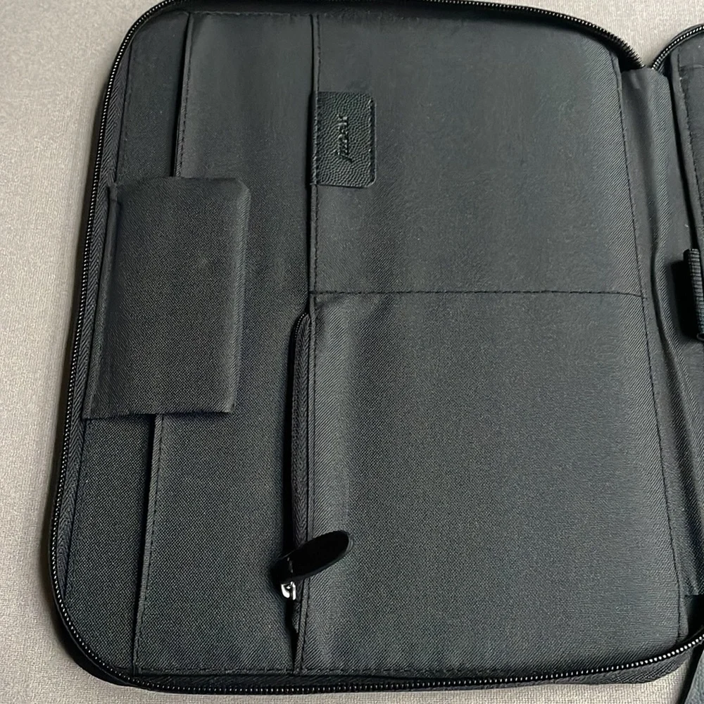 FiloFax Portfolio Black Pebbled Leather-like Material and Micro-Fiber Interior